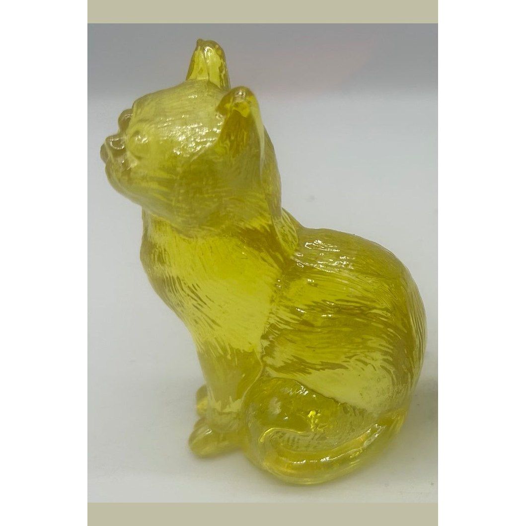 3" Solid Glass Sitting Kitten