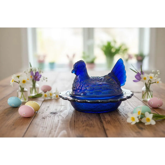 Covered 5" Chicken Dish with Split Tail on Wide Rim Base