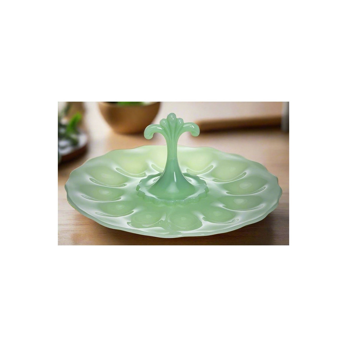 Anna Handled Egg Plate