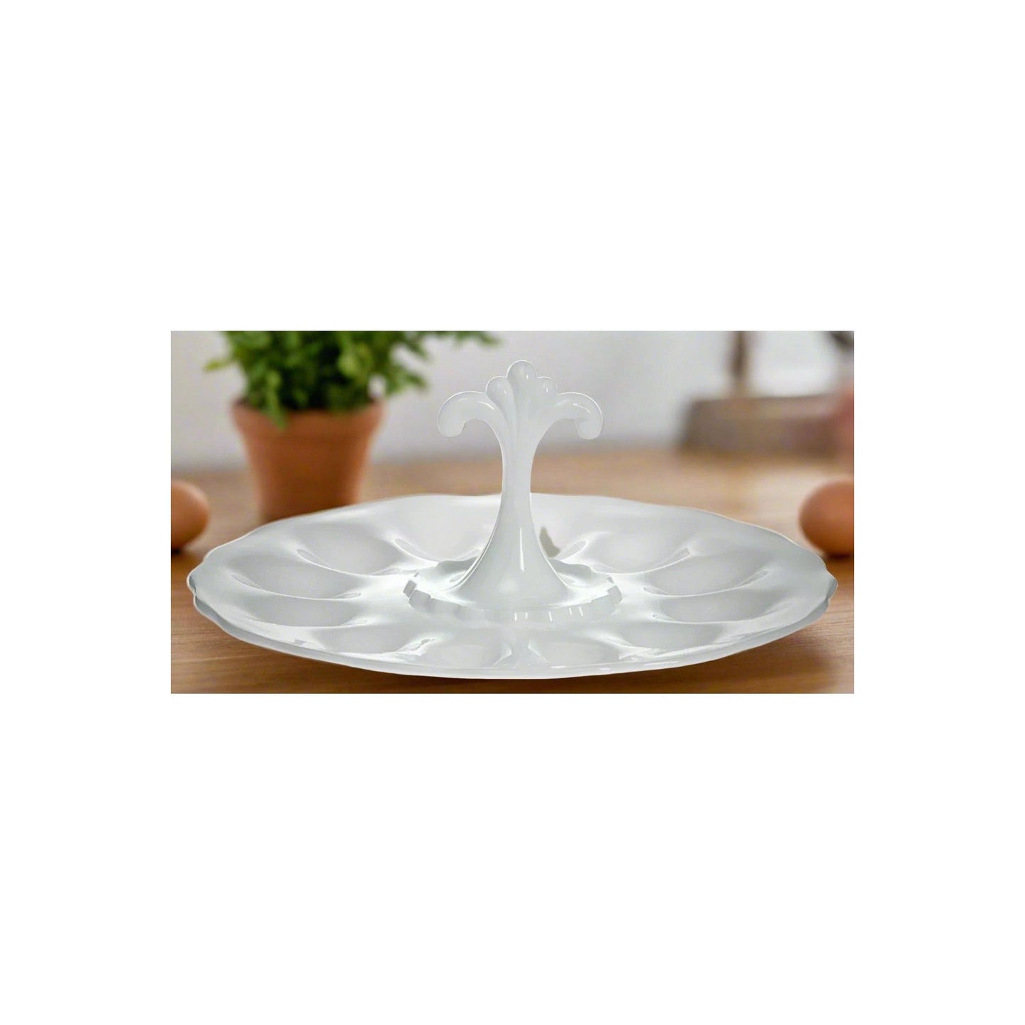 Anna Handled Egg Plate