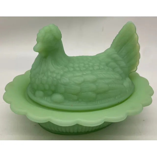 Covered Chicken Dish with Split Tail on Wide Rim Base