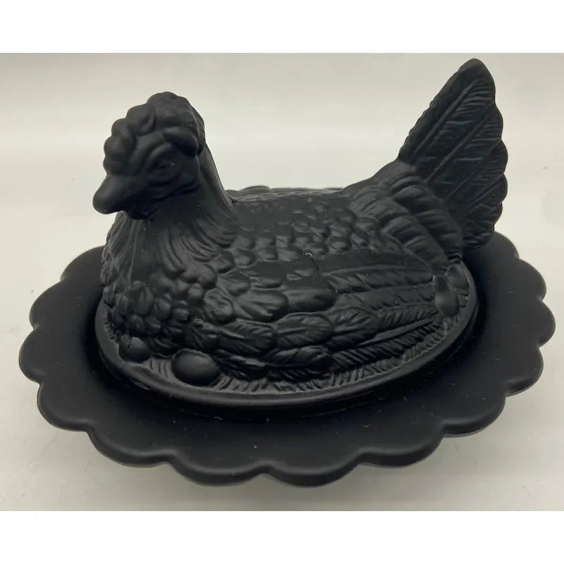 Covered Chicken Dish with Split Tail on Wide Rim Base