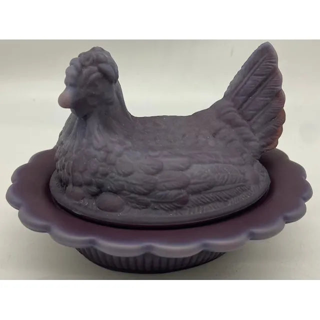 Covered Chicken Dish with Split Tail on Wide Rim Base