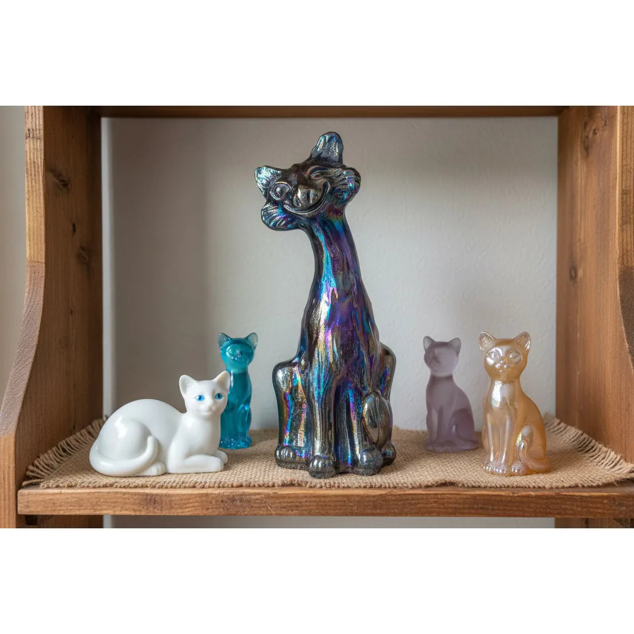Fenton Art Glass Alley Cat – Helen & Phil Rosso, Wholesale Glass Fenton Art Glass Alley Cat – Helen & Phil Rosso, Wholesale Glass