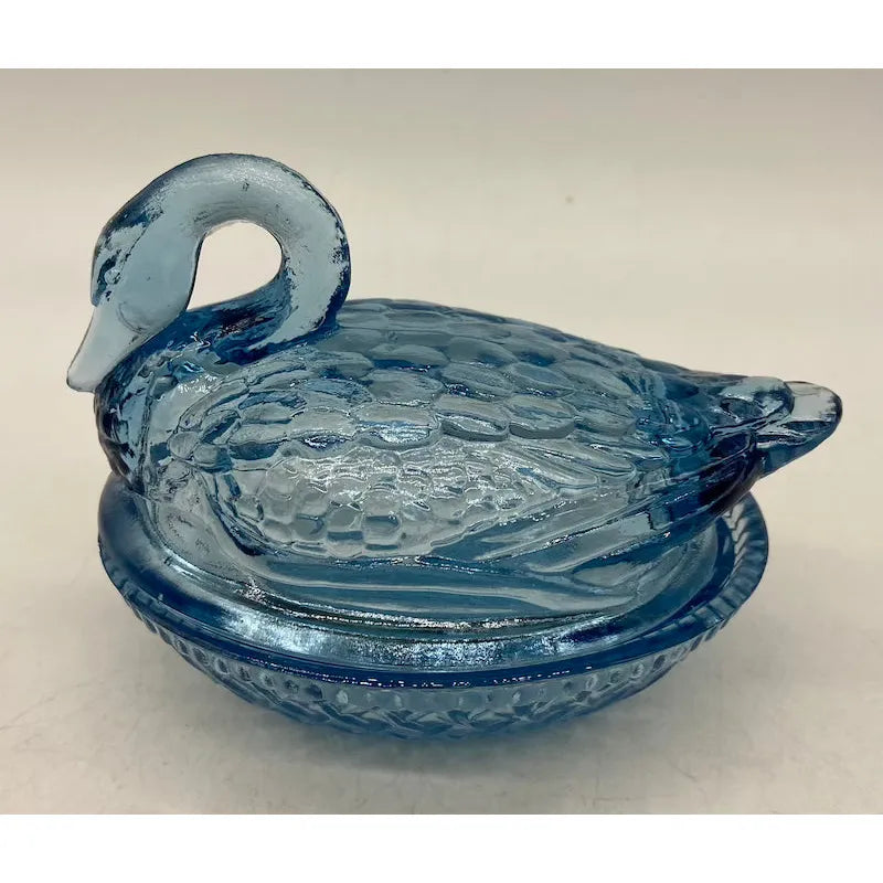 Swan on Woven Base Covered Candy