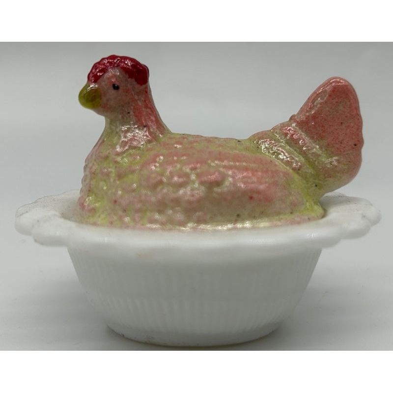 Covered Chicken Dish with Split Tail on Wide Rim Base