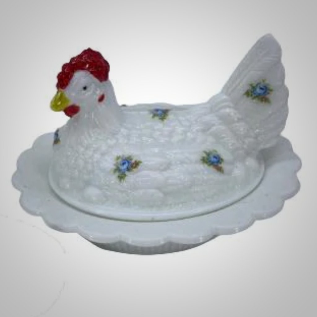 Covered Chicken Dish with Split Tail on Wide Rim Base