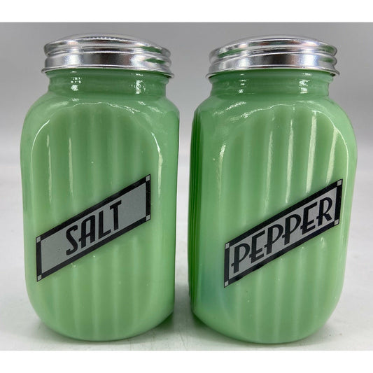 Ribbed Salt & Pepper Shaker w/Silver Label