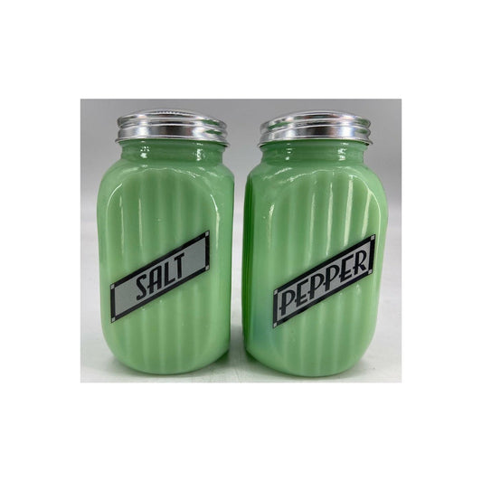 Ribbed Salt & Pepper Shaker w/Silver Label